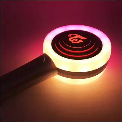 À quel groupe appartient ce lightstick ?