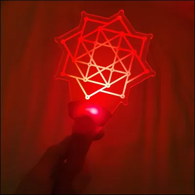 À quel groupe appartient ce lightstick ?