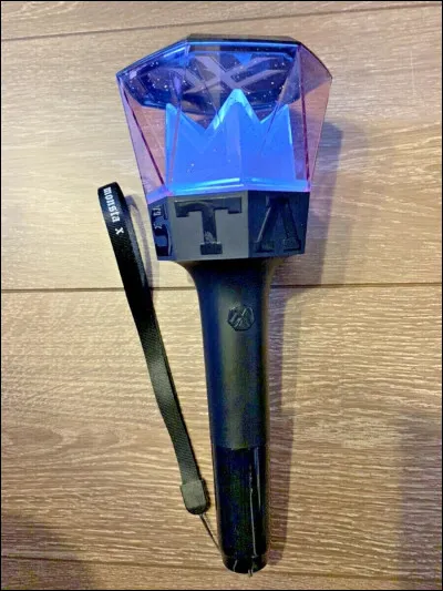 À quel groupe appartient ce lightstick ?