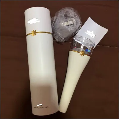 À quel groupe appartient ce lightstick ?