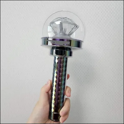 À quel groupe appartient ce lightstick ?