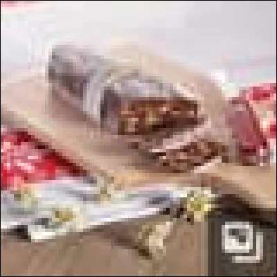 Comment s'appelle une petite saucisse sèche originaire du canton des Grisons, en Suisse, de forme rectangulaire et longue de six à quinze centimètres ?