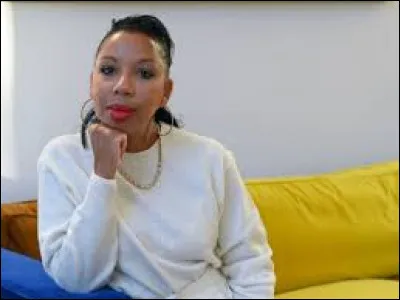 Quelle ville du Loiret au nom appétissant fleurant bon l'amande a vu naître l'écrivaine lauréate du Goncourt et du Fémina, Marie NDiaye ?