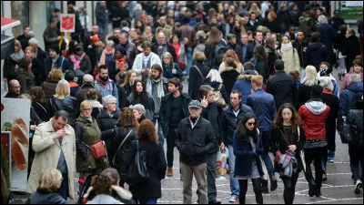 Combien y a-t-il d'habitants en France (arrondi au million près) ?