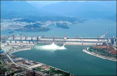 Où se situe le barrage des Trois-Gorges ?