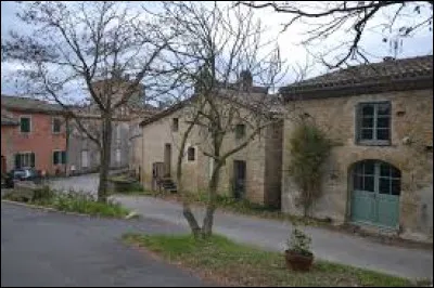 Village Ariégeois, traversé par l'Hers-Vif, Roumengoux se situe dans l'ancienne région ...
