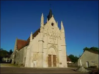 Voici l'église Saint-Pierre-des-Trépas, à Saint-Père. Village de l'arrondissement de Cosne-Cours-du-Loire, il se situe dans le département ...