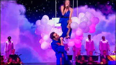 Quelle chanson Lenie a-t-elle interprétée en duo avec Mika durant le medley avec lui ?