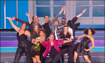 Tous les élèves encore présents ont-ils participé à la comédie musicale ?