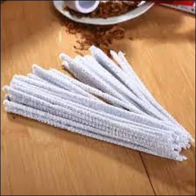 Que récure-t-on avec cet outil de nettoyage appelé "chenille" ?