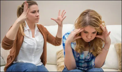 Imagine que ta m&egrave;re te gronde parce que tu es all&eacute;e en soir&eacute;e et que tu ne l�as pas pr&eacute;venue. Quelle est ta r&eacute;action ?