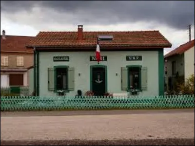 Je vous emmène sur le Plateau Lorrain, à Herbitzheim. Commune de l'arrondissement de Saverne, traversé par la Sarre, elle se situe dans le département ...