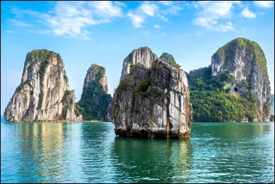 Dans quel pays se trouve la baie de Ha Long ?