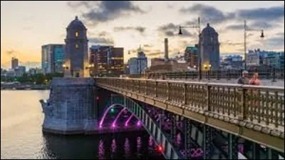 Ce 17 octobre, Boston est fondée par une communauté de puritains (des protestants calvinistes) avec à sa tête le père John Winthrop. Avant ou après 1650 ?