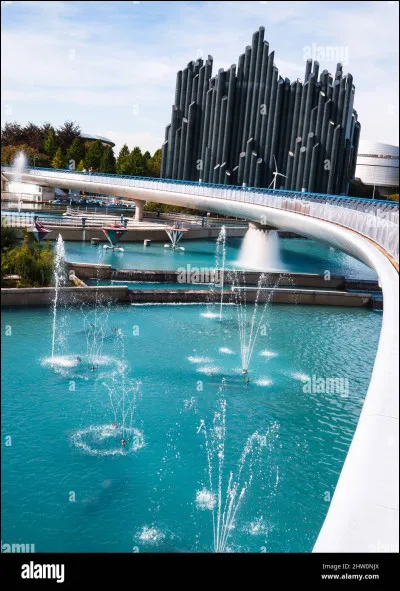 Le Poitou offre un panel de monuments de la Préhistoire à notre époque. Justement, en quelle année le Futuroscope de Poitiers a-t-il ouvert ?