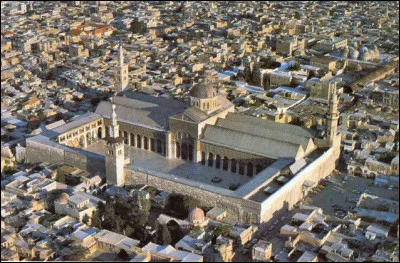 A quel siècle situez-vous la construction de la grande mosquée de Damas ?