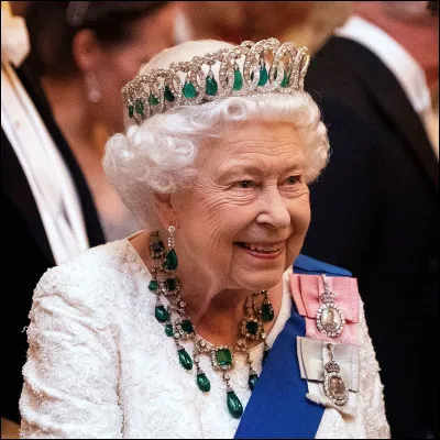 Quel est le nom de la résidence officielle de la reine d'Angleterre, Elizabeth II ?