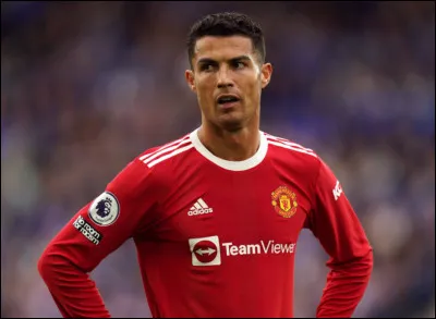 Qui est ce joueur de foot ?