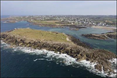 A quel département l'île Melon, île inhabitée, est-elle rattachée ?