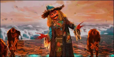 Qui se cachait sous le costume de l'épouvantail ?