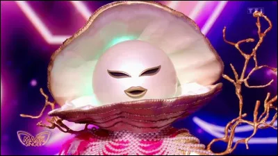 Qui se cachait sous la perle ?