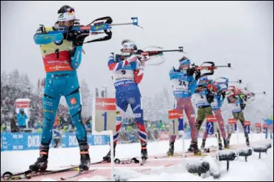 Combien de cibles faut-il atteindre au minimum au cours d'un biathlon officiel ?