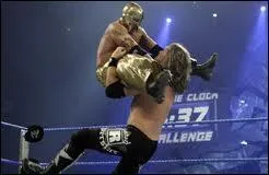 Lequel de ces sauts est souvent utilis par Rey Mysterio ?