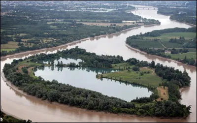 Combien y a-t-il de départements avec le nom de la Garonne ?