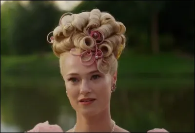 Qui est la nouvelle amie d'Eloise ? On peut la voir ici sur l'image.