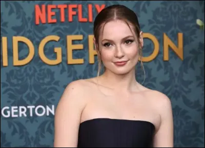 Dans la famille Bridgerton, qui fait ses premiers pas dans la société ?