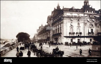 En quelle année l'hôtel qui remplaçait la gare d'Orsay a-t-il fermé ?