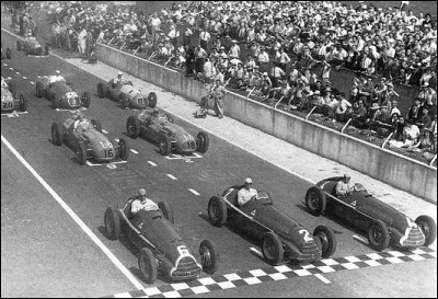 En quelle année redémarre la compétition automobile et en particulier la création de la Formule 1 ?