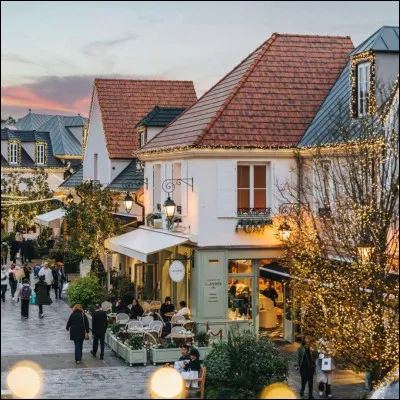 Choisis un petit village français.