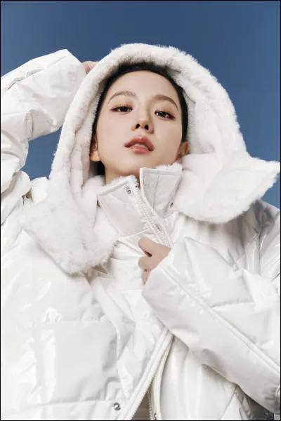 Avec qui Jisoo est-elle sortie ?