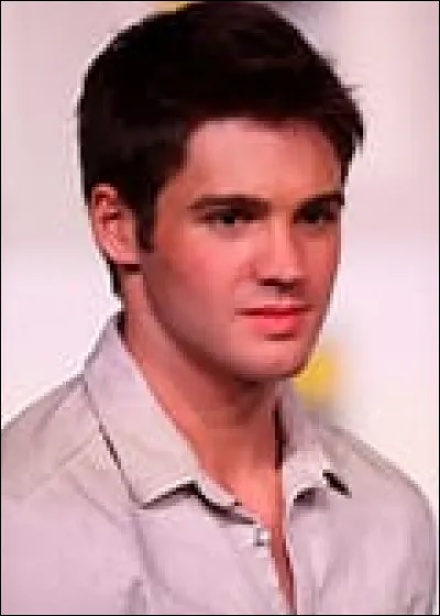 Qui est Jeremy pour Elena ?