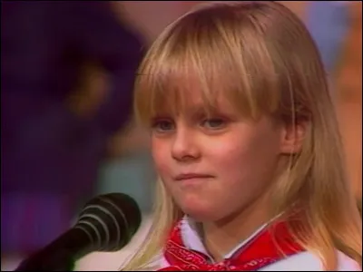 Dans la légende de Saint Nicolas, il réveille ls trois petits garçons que le méchant boucher a découpé et mis au saloir, sept ans plus tôt.
Le premier dit : "J'ai bien dormi !"
Le deuxième dit : "Et moi aussi !"
Que dit le troisième ?