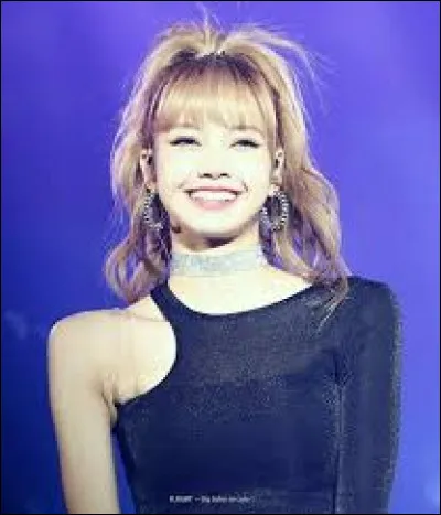 Avec qui Lisa est-elle apparemment actuellement en couple ? (Mai 2024)