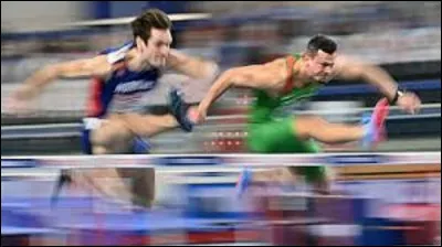 Le record du monde du 110 mètres haies est actuellement détenu par l'Américain Aries Merritt. Combien de secondes lui a-t-il fallu pour couvrir cette distance ?