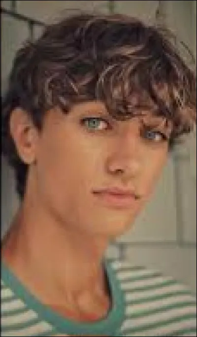 Comment se prénomme ce garçon ?