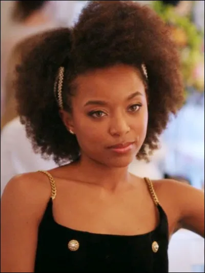 Comment s'appelle cette jeune fille ?