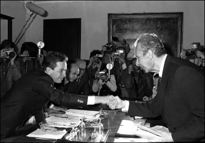 Dans quel pays européen trois élections législatives ont-elles lieu dans la décennie, en 1972, 1976 et 1979, toutes avec une participation de plus de 90 %