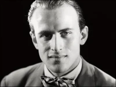 Qui est cet écrivain, poète, parolier, chanteur, musicien de jazz, auteur de cette citation : ''À quoi est due la chute d'Adam et Eve ? - C'était une erreur de Genèse.'' ?