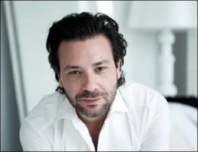 Qui est le père d'Adam Cohen, musicien et chanteur ?