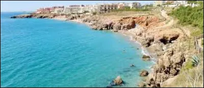 Quelle est la longueur des côtes de la France métropolitaine avec les îles ?