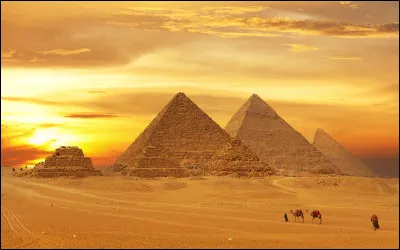 "Soldats, songez que du haut de ces pyramides, quarante siècles vous contemplent !" 
Qui a dit cette phrase, jadis, pour motiver ses soldats ?