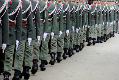 "Courage, on les aura !" 
Quel héros de la Première Guerre mondiale est le créateur de cette célèbre phrase ?