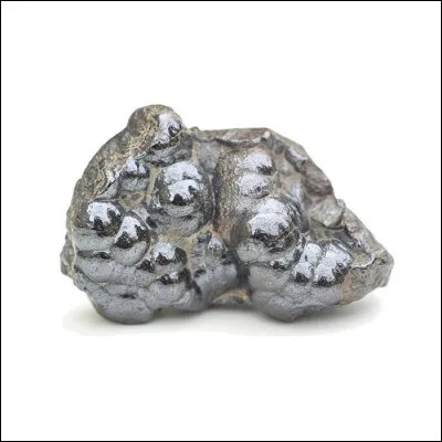 Je suis confus dans mon premier, mon second éclaira Cléopâtre, mon troisième est une ville suisse, Mylène prétend que mon tout est "désenchantée" !