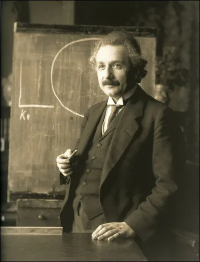 Albert Einstein était de nationalité...