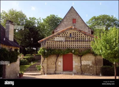 À quel grand homme ligérien est consacré le musée de la Devinière ?
