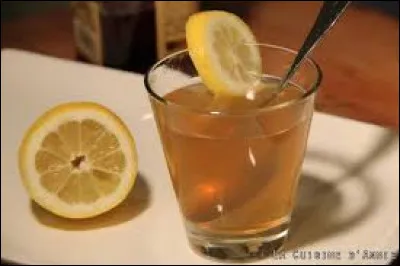 Avec quel alcool compose-t-on un grog ?